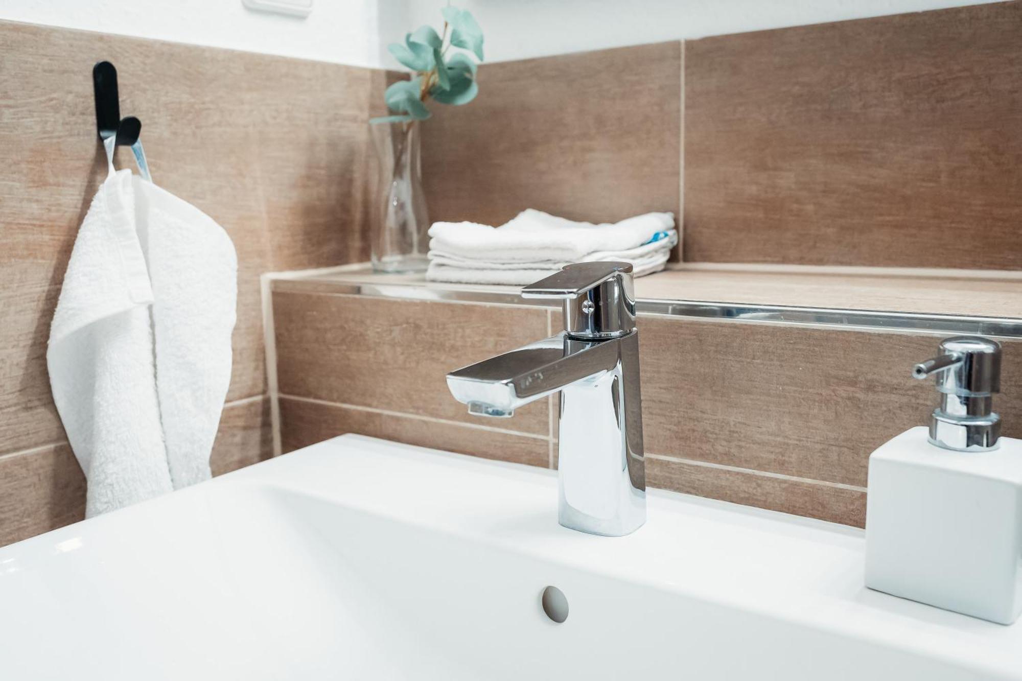 N2 Centrally Located 3-Room Apartment With Balcony Or Individual Rooms Karlsruhe Exteriér fotografie